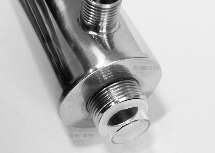 Placering av glasröret inuti UV-lampa för vatten